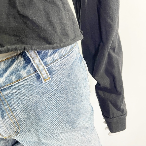 Vans Black Long Sleeve Crop T-Shirt Women's Size XL Wolf Graphic Back Skater - Picture 6 of 9